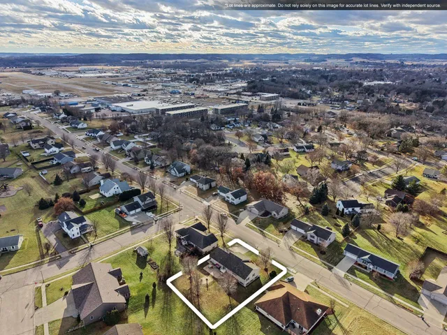 $409,000 | 724 Eastridge Drive, Reedsburg, WI 53959