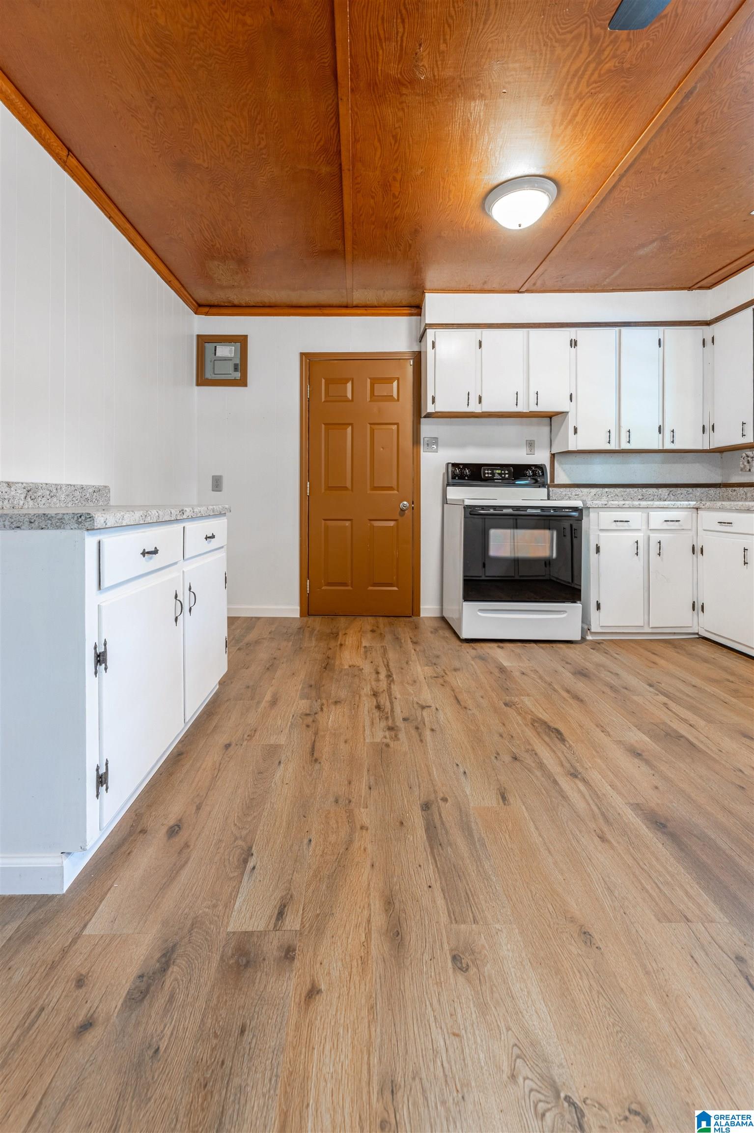 211 Corning Street Anniston, AL 36201 - Photo 8 of 39