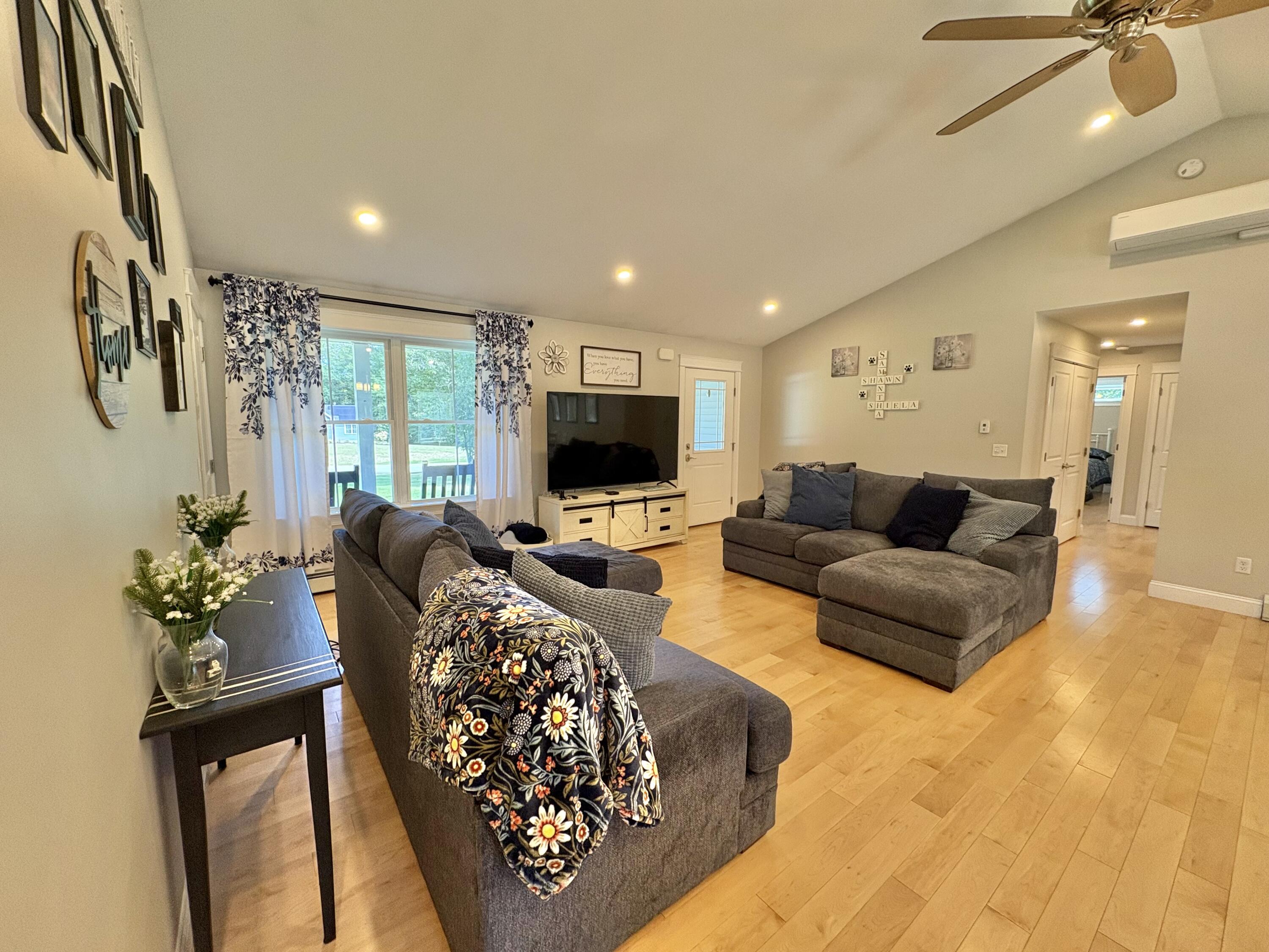 35 Quail Ridge Standish, ME 04084 - Photo 14 of 54 Living room