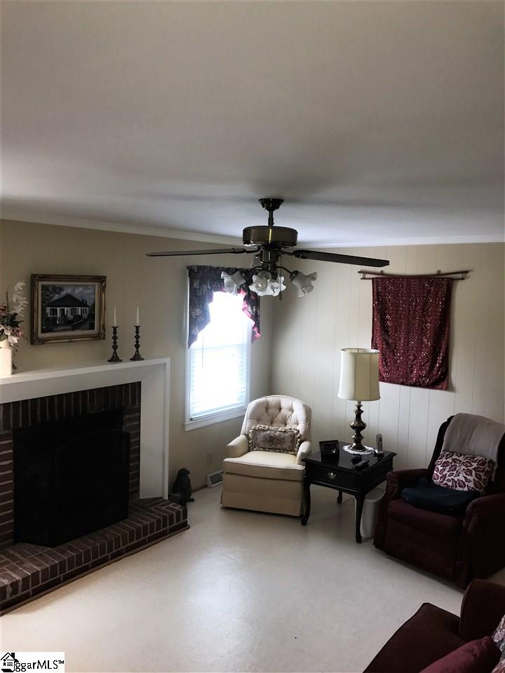 405 Butler Springs Road Greenville, SC 29615 - Photo 7 of 13 Spacious family room next to kitchen