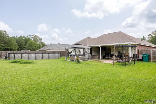 $268,000 | 26101 Glenbrooke Drive, Denham Springs, LA 70726