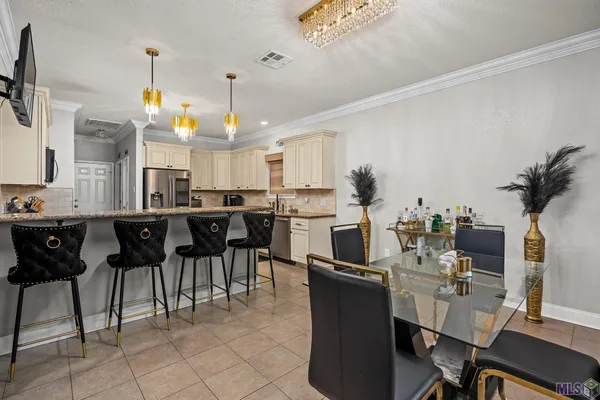 $268,000 | 26101 Glenbrooke Drive, Denham Springs, LA 70726