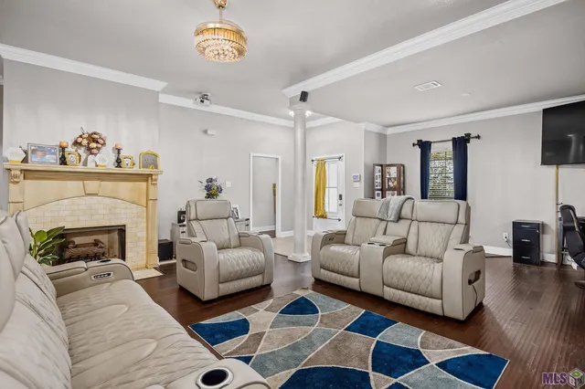 $268,000 | 26101 Glenbrooke Drive, Denham Springs, LA 70726