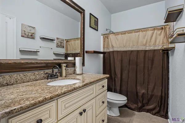 $268,000 | 26101 Glenbrooke Drive, Denham Springs, LA 70726