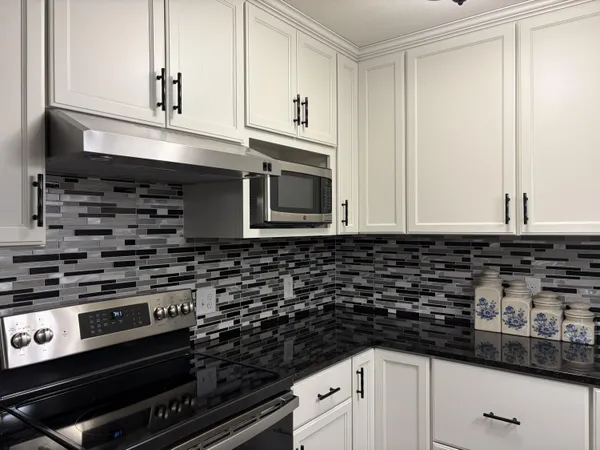$229,000 | 274 Minz Park Circle, Unit 1, West Bend, WI 53095