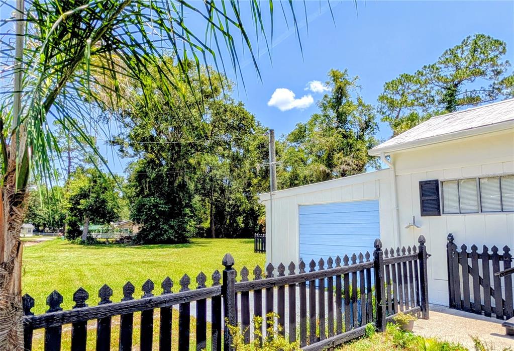 55914 Bay Road Astor, FL 32102 - Photo 4 of 23