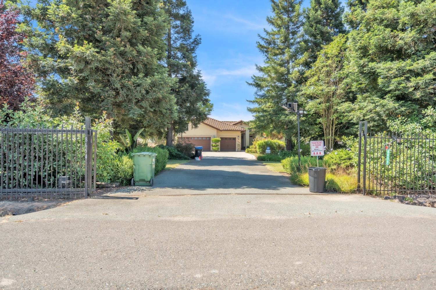 8654 Bradshaw Road Elk Grove, CA 95624 - Photo 1 of 39