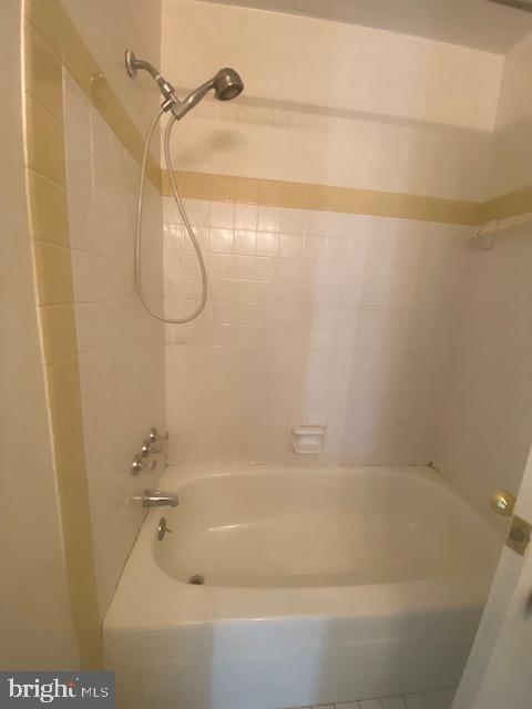 9374 Pan Ridge Road, Unit 9374 Baltimore, MD 21234 - Photo 7 of 10 Full Bathroom