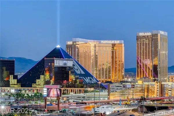 $4,150 | 4575 Dean Martin Drive, Unit 1209, Las Vegas, NV 89103