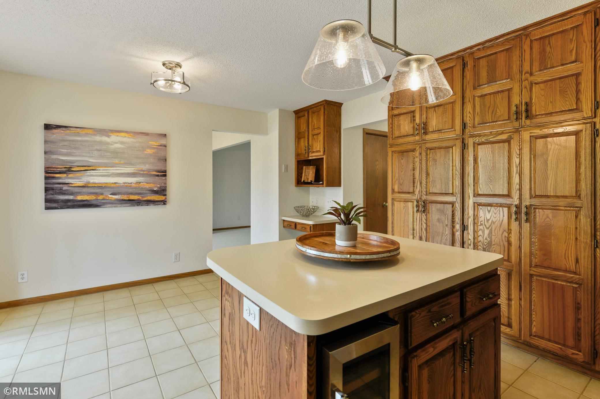 9520 Woodbridge Road Bloomington, MN 55438 - Photo 12 of 37