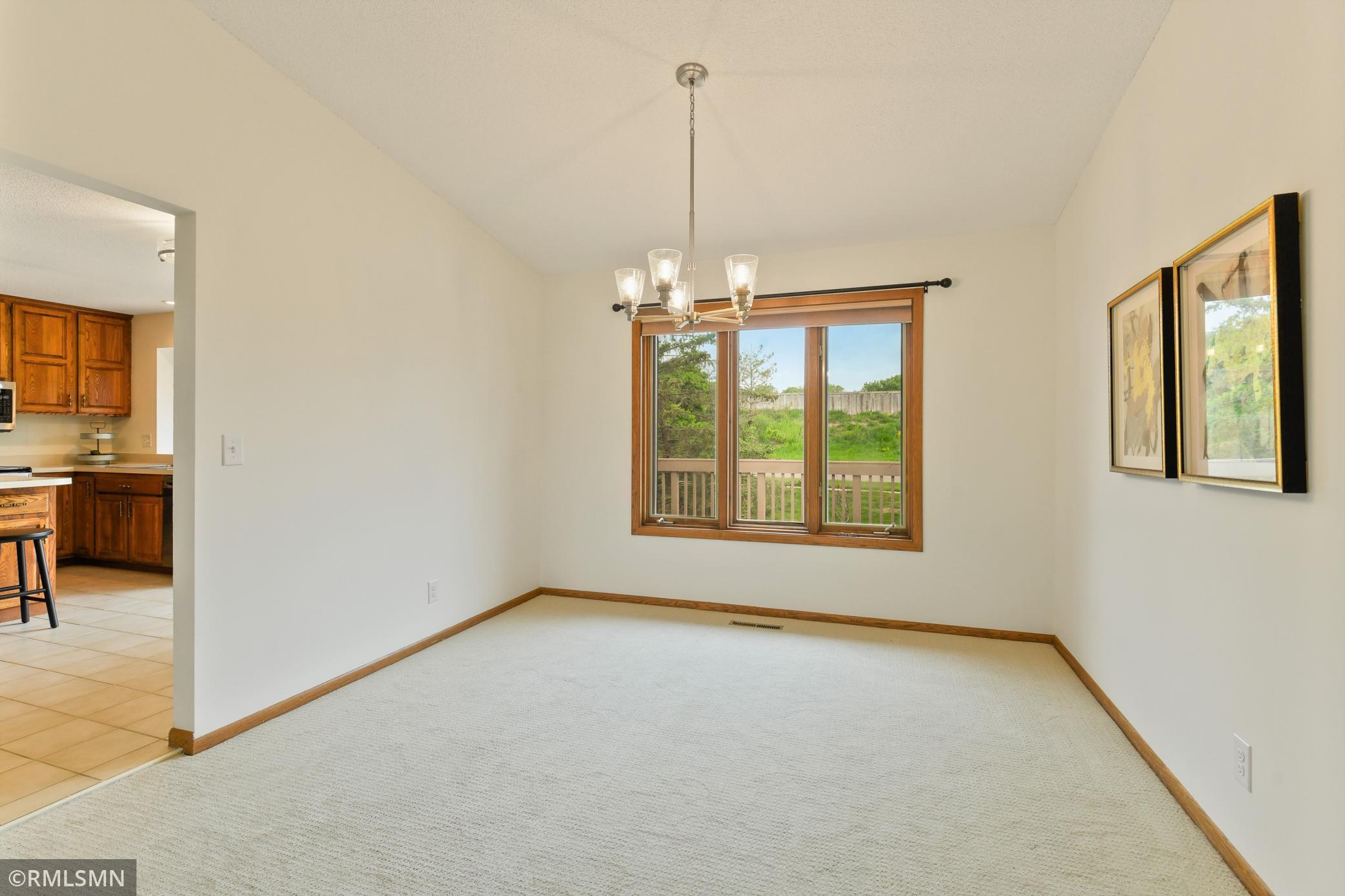 9520 Woodbridge Road Bloomington, MN 55438 - Photo 14 of 37
