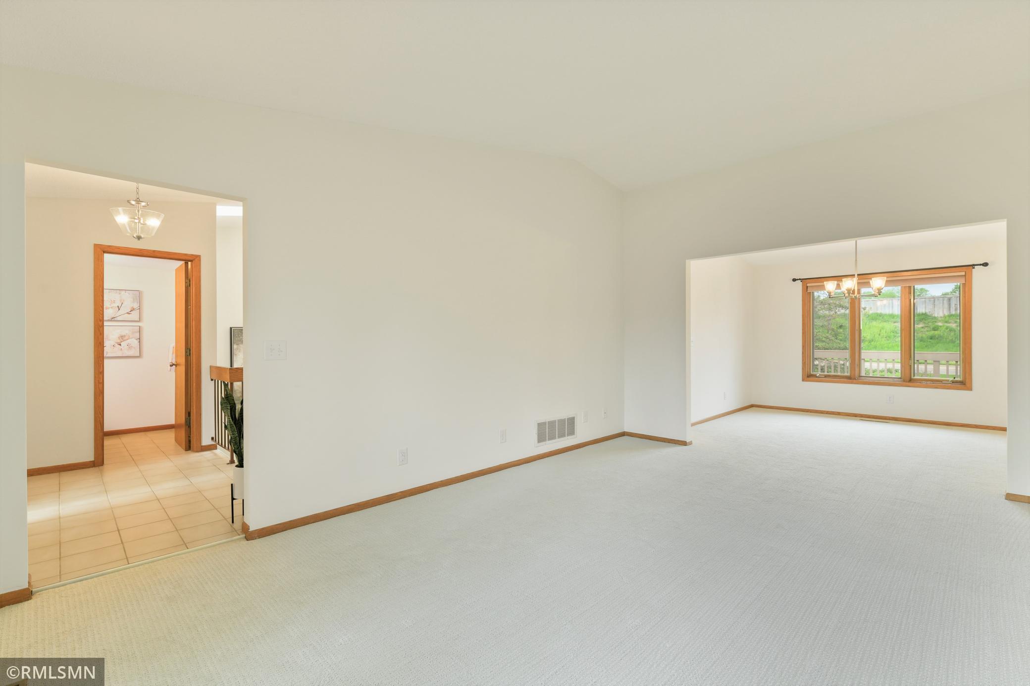9520 Woodbridge Road Bloomington, MN 55438 - Photo 17 of 37