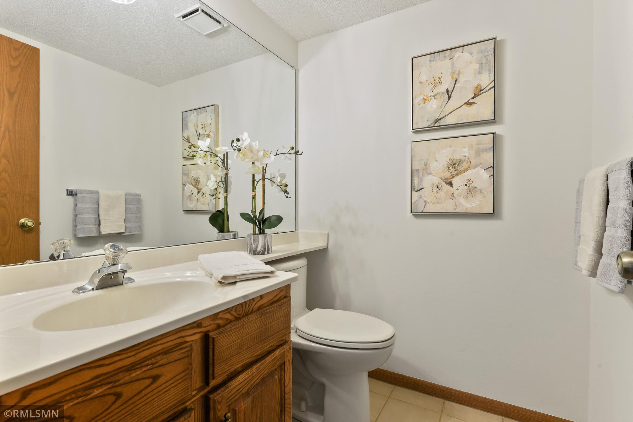 9520 Woodbridge Road Bloomington, MN 55438 - Photo 19 of 37