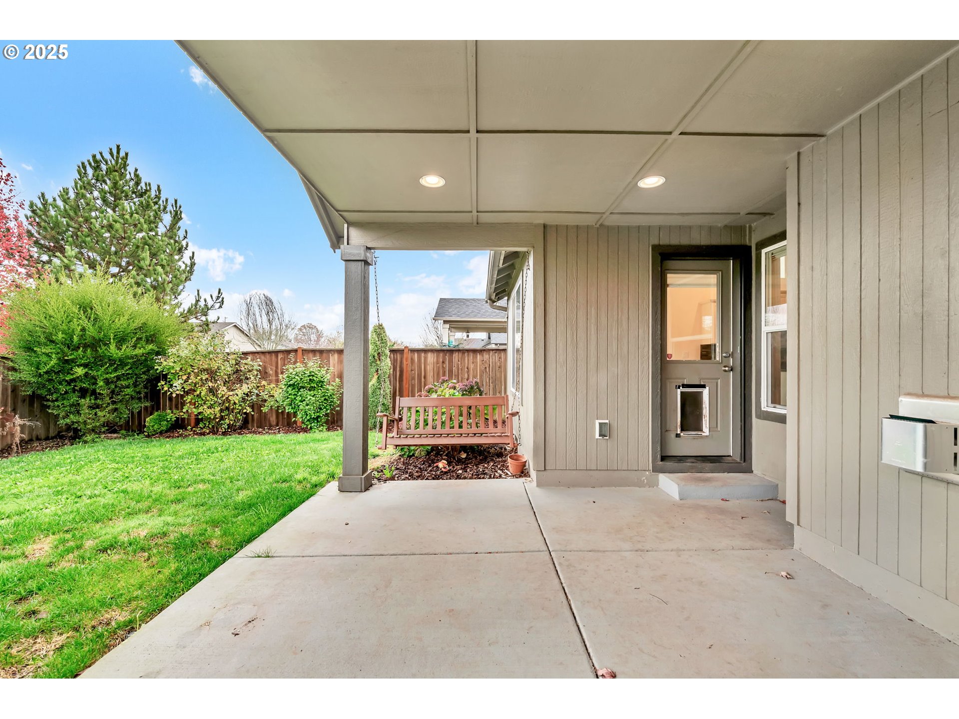 3869 Gusty Avenue Northeast Albany, OR 97322 - Photo 39 of 47 a view of a room with a porch