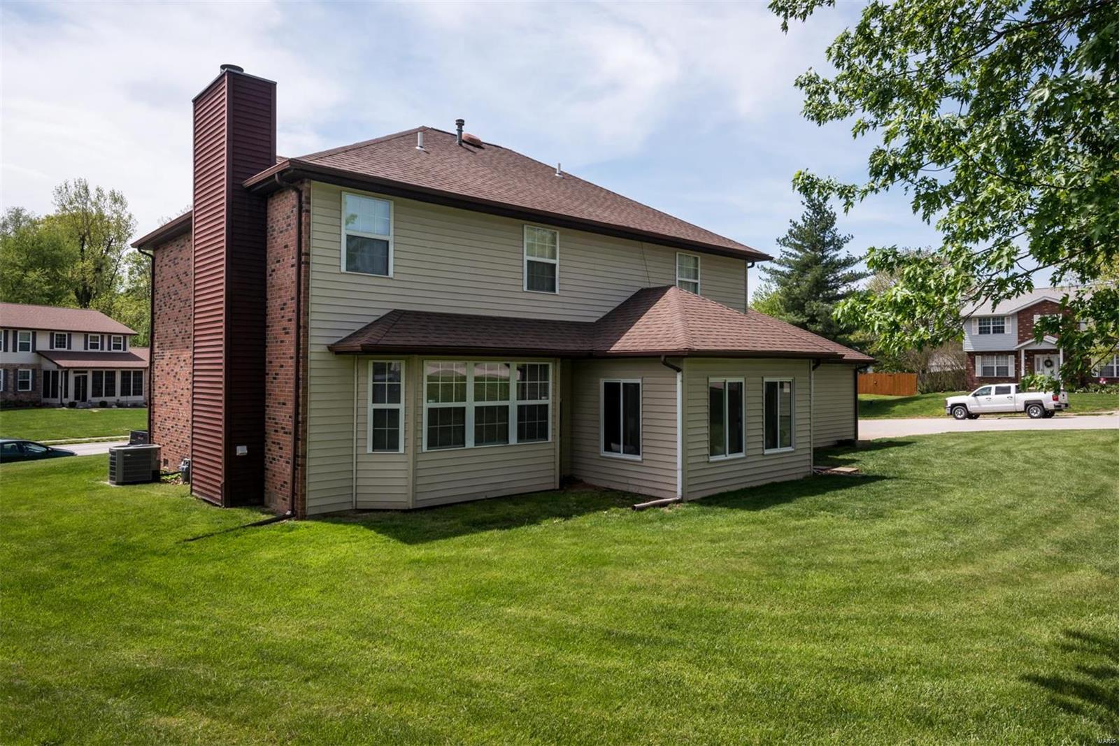 810 East Deer Creek Road O'Fallon, IL 62269 - Photo 2 of 24 Gallery Image 2