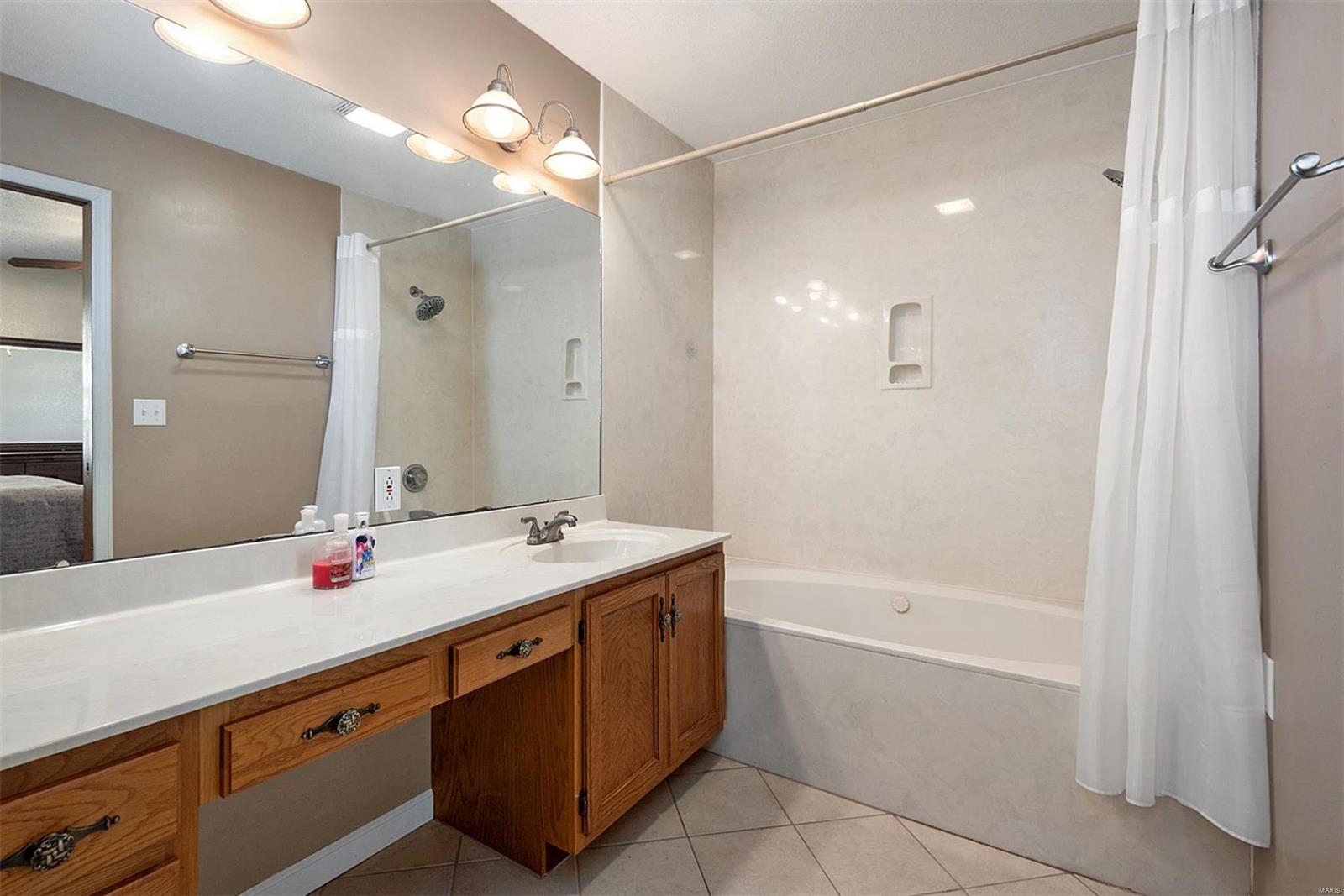 810 East Deer Creek Road O'Fallon, IL 62269 - Photo 16 of 24 Gallery Image 16