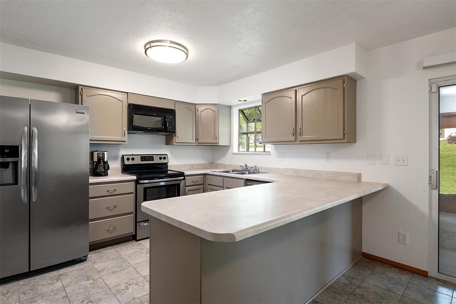 810 East Deer Creek Road O'Fallon, IL 62269 - Photo 9 of 24 Gallery Image 9