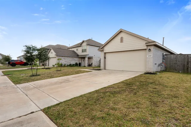 $229,900 | 14518 Broadbury Pond Road, Rosharon, TX 77583