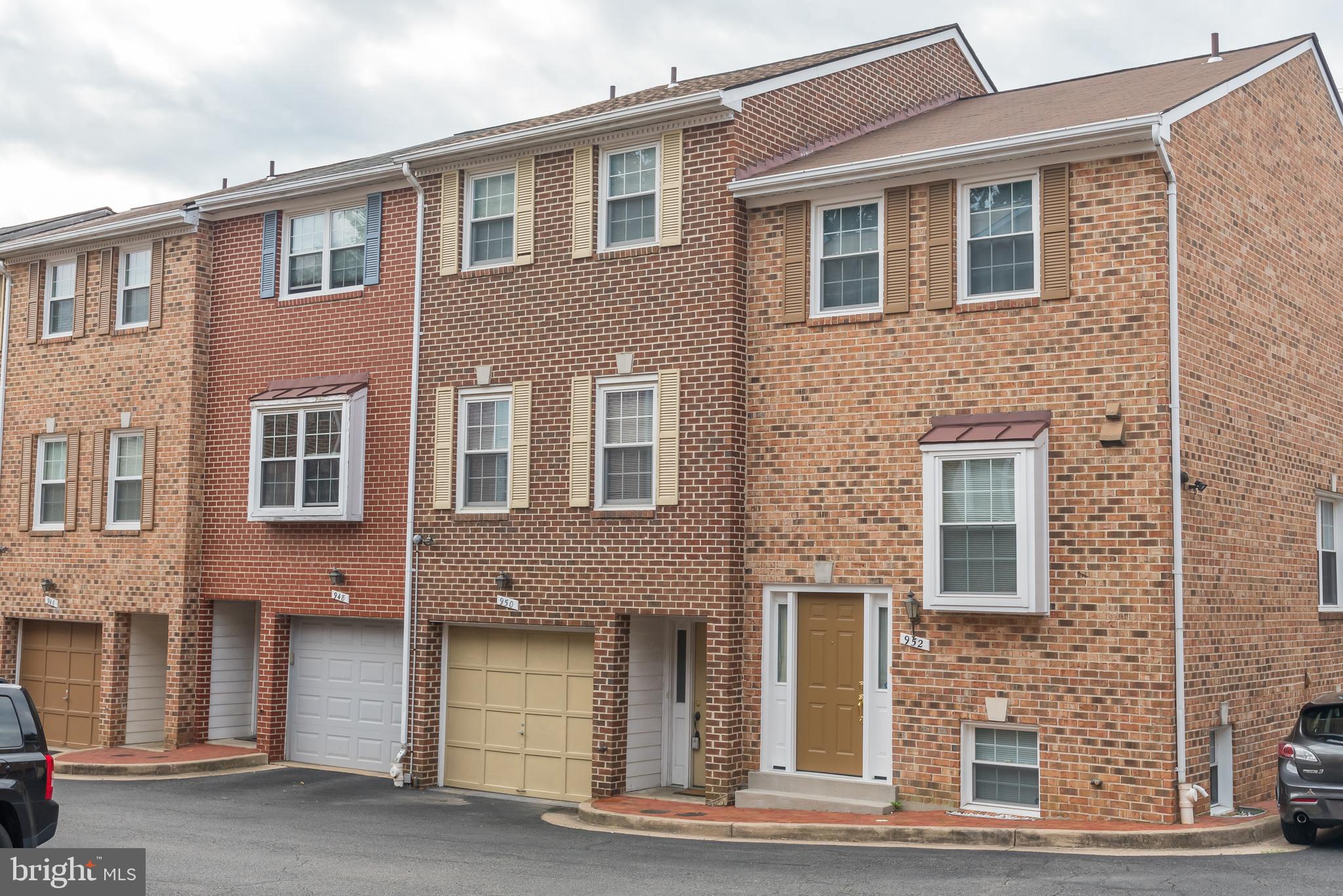 950 South Rolfe Street Arlington, VA 22204 - Photo 1 of 30 Front of Townhome