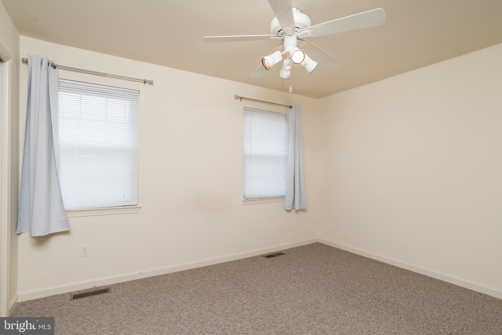 950 South Rolfe Street Arlington, VA 22204 - Photo 27 of 30 Second Bedroom