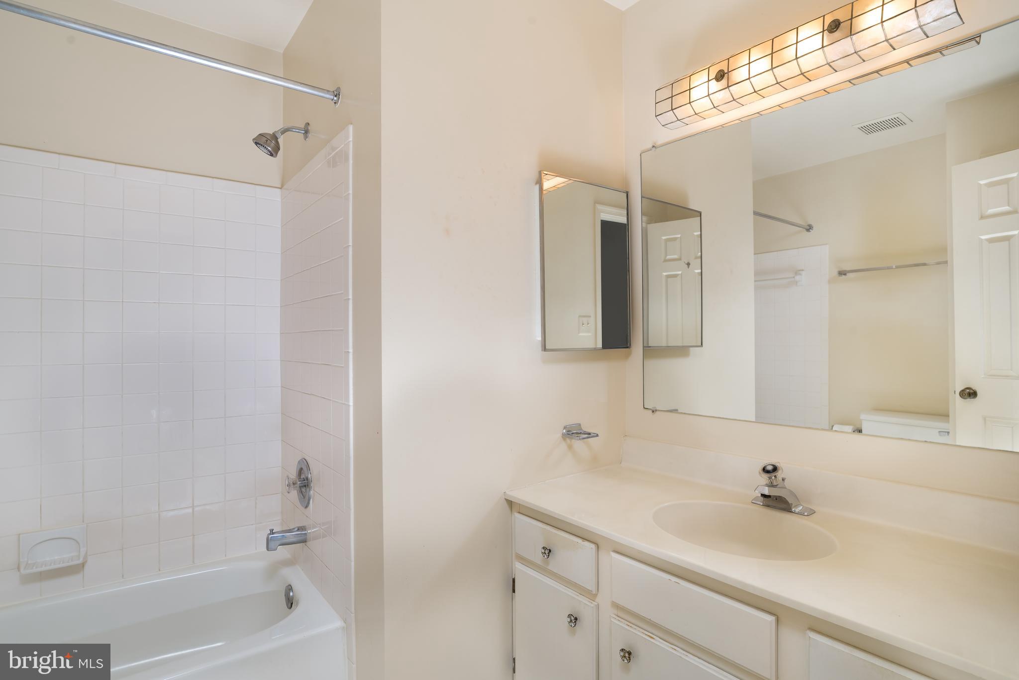 950 South Rolfe Street Arlington, VA 22204 - Photo 30 of 30 Second Bath