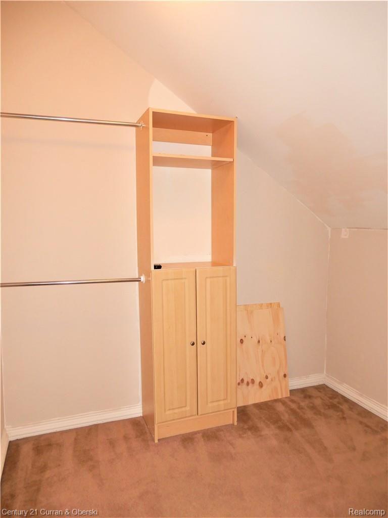 3500 West Seven Mile Road Detroit, MI 48221 - Photo 14 of 23 Master walk in closet