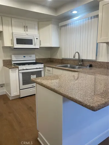 $3,495 | 17081 Grove Huntington Beach, Huntington Beach, CA 92647