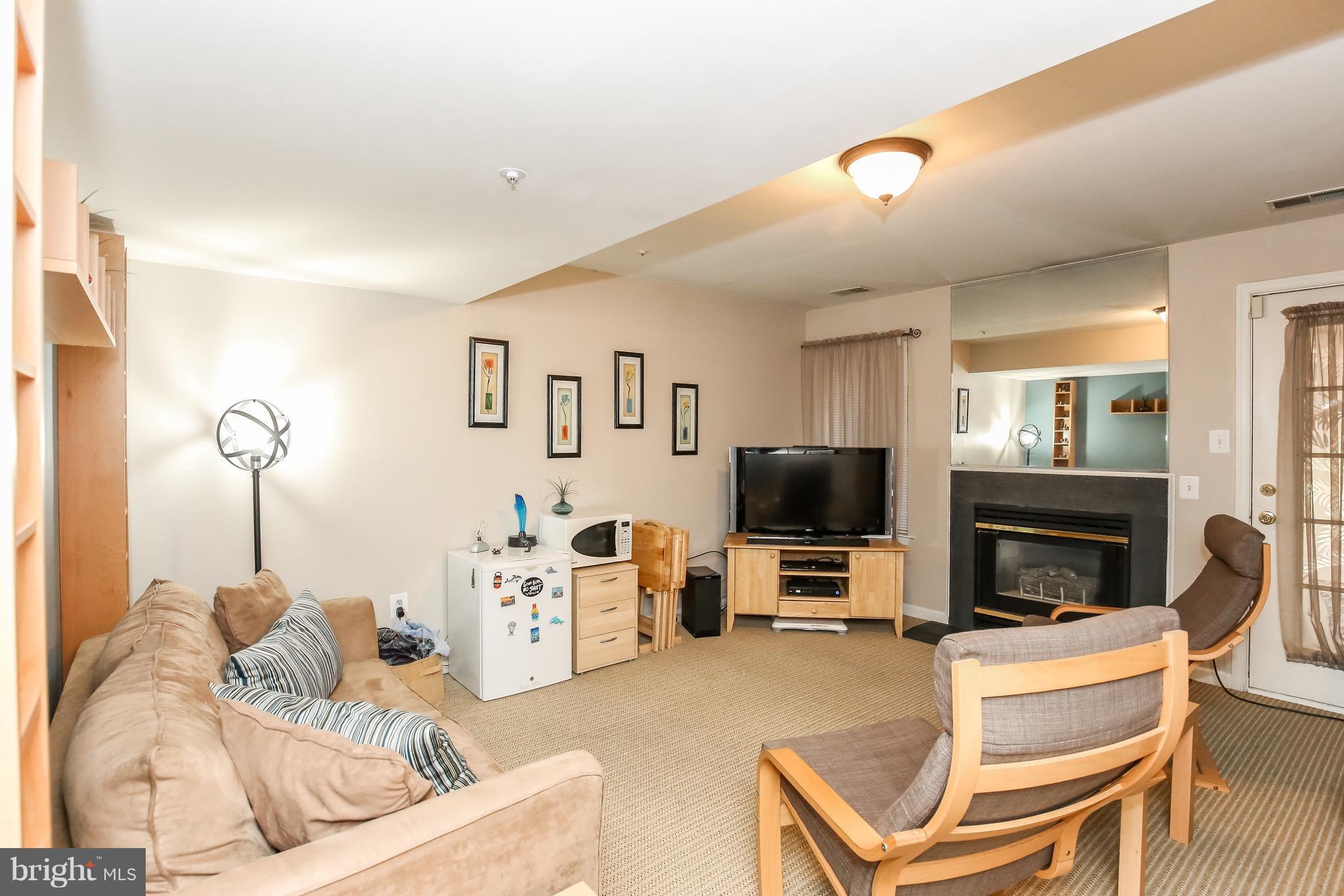 3019 Spice Bush Road Laurel, MD 20724 - Photo 5 of 28 Family Room