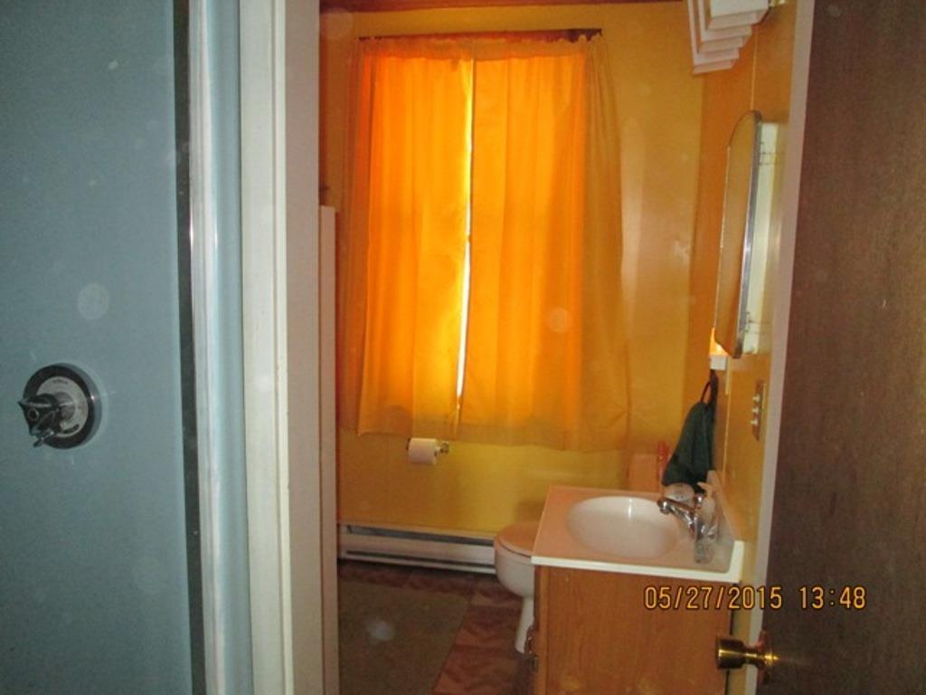 27 Birch Point Road Vassalboro, ME 04989 - Photo 11 of 26 Main floor 3 piece bathroom.