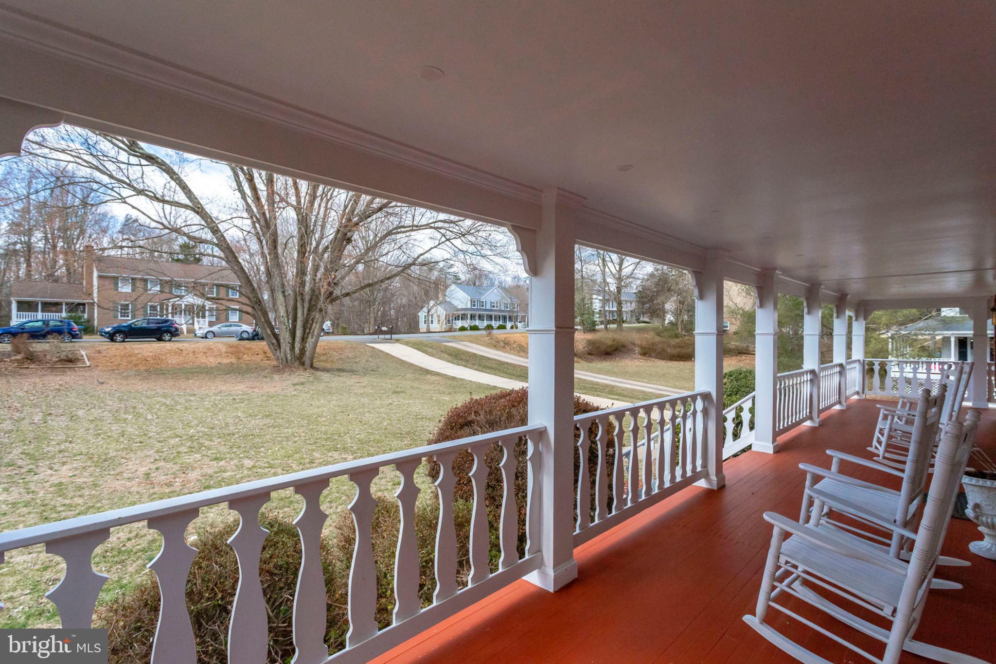 2825 Rifle Ridge Road Oakton, VA 22124 - Photo 5 of 53 Relaxation in Oakton, VA at it's finest