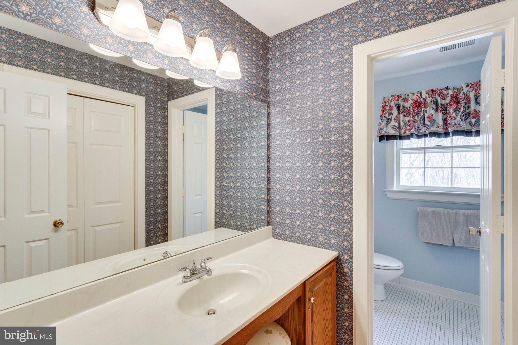 2825 Rifle Ridge Road Oakton, VA 22124 - Photo 42 of 53 Hallway bath