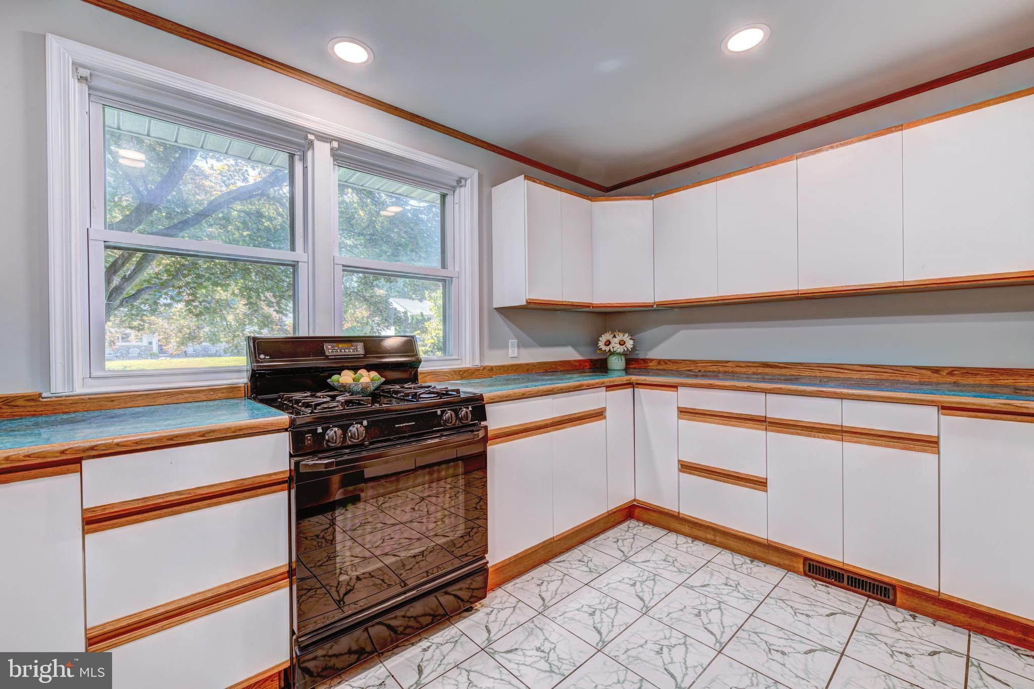 305 Preston Road Flourtown, PA 19031 - Photo 19 of 43 Kitchen 1