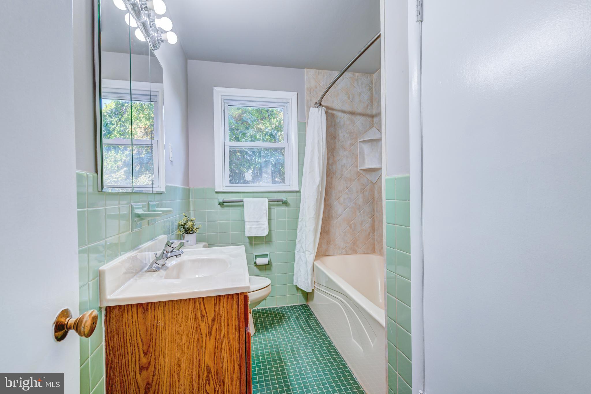 305 Preston Road Flourtown, PA 19031 - Photo 35 of 43 Bathroom 2nd Floor