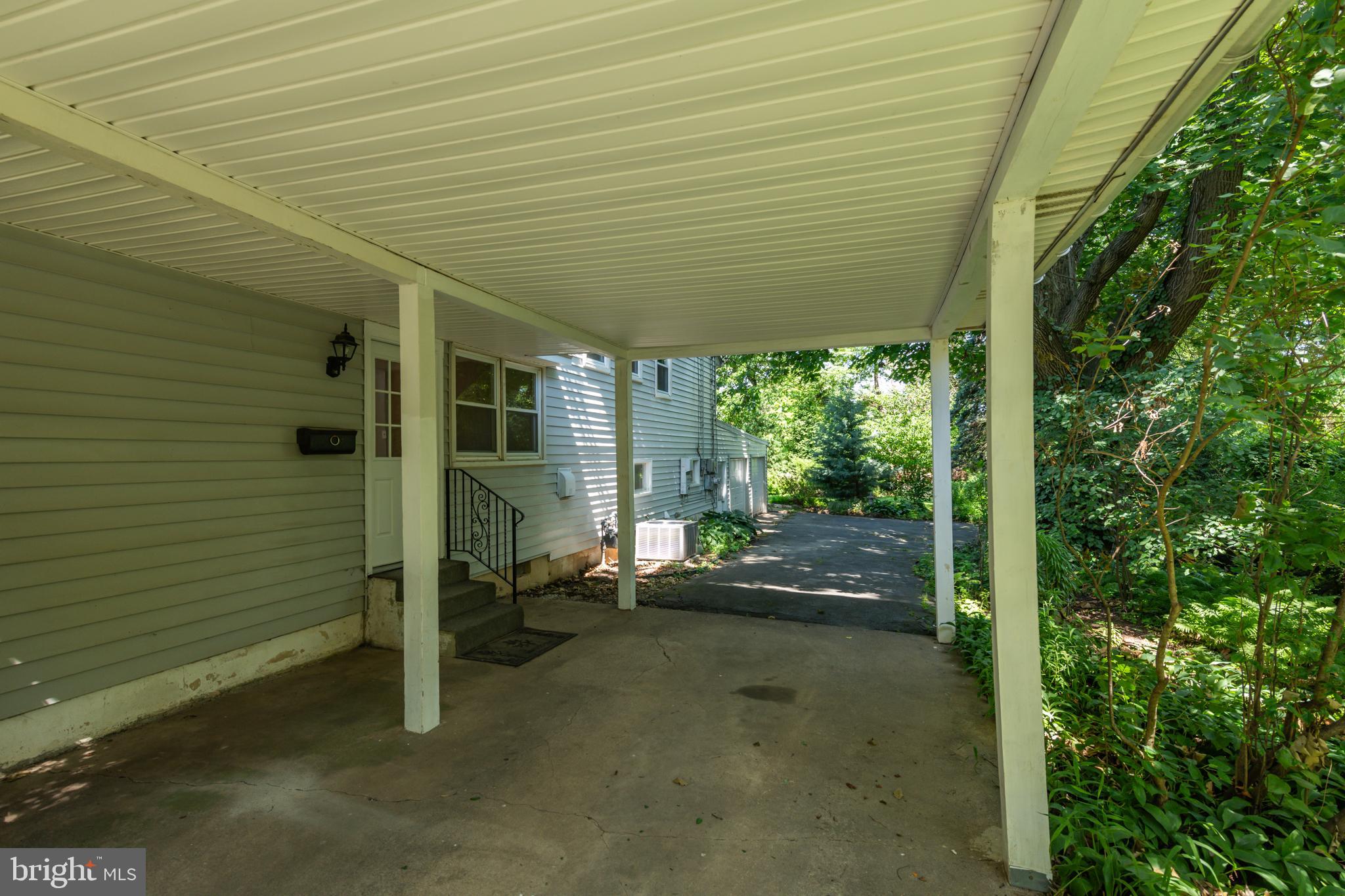 305 Preston Road Flourtown, PA 19031 - Photo 4 of 43 Carport
