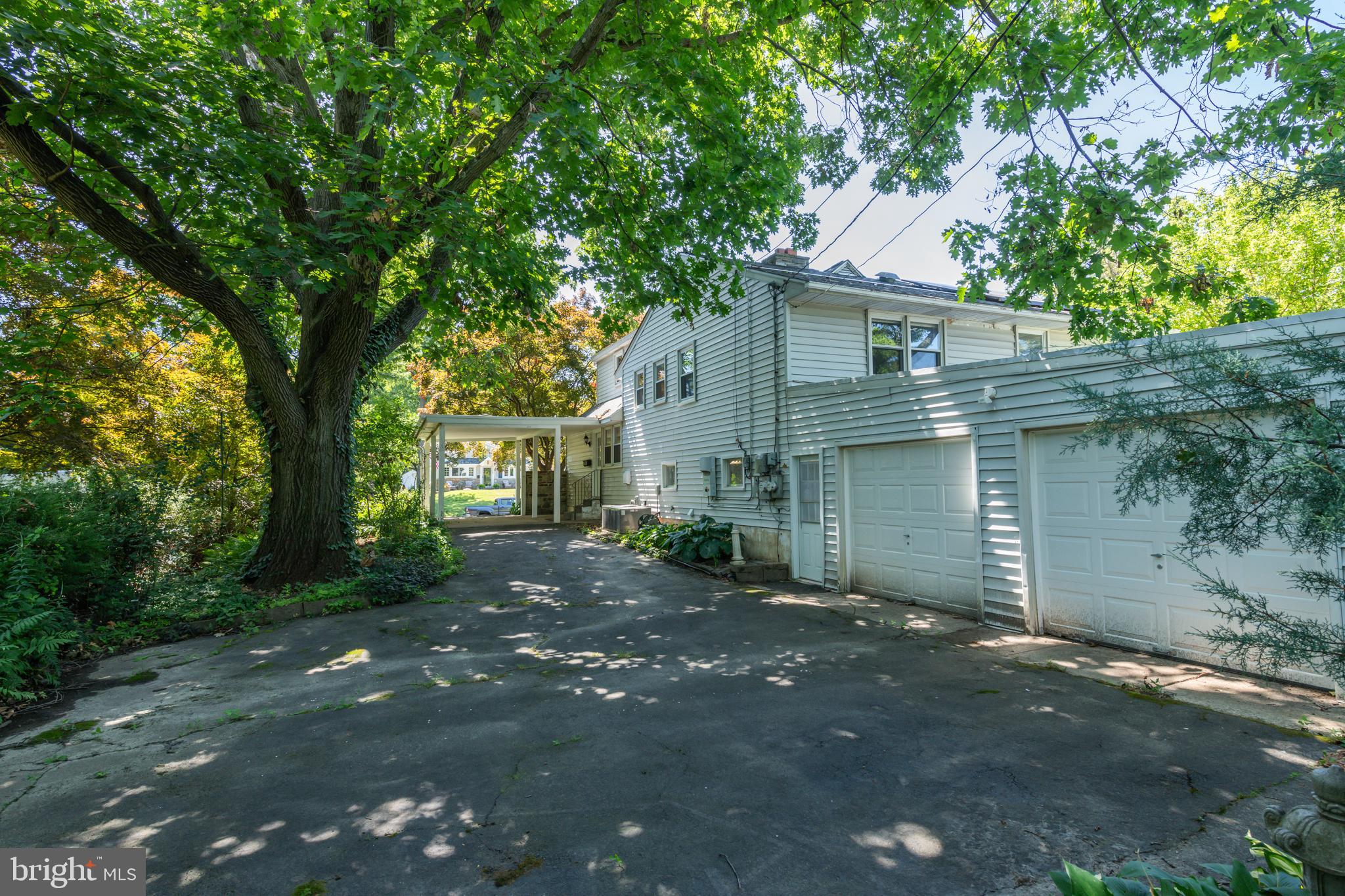305 Preston Road Flourtown, PA 19031 - Photo 5 of 43 2 car garage and large driveway