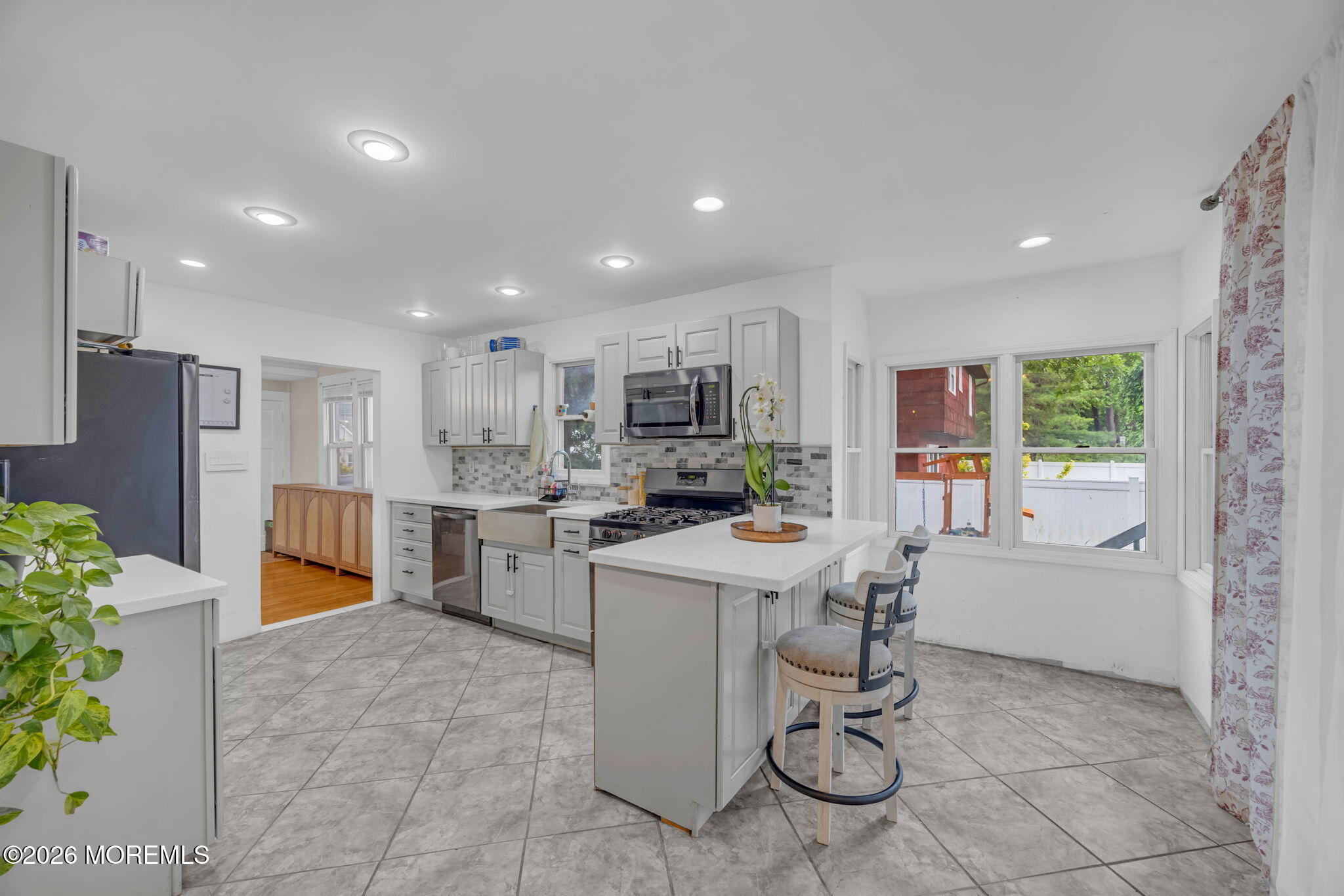 1107 Cook Avenue Laurence Harbor, NJ 08879 - Photo 9 of 24 18-web-or-mls-2M1A9406