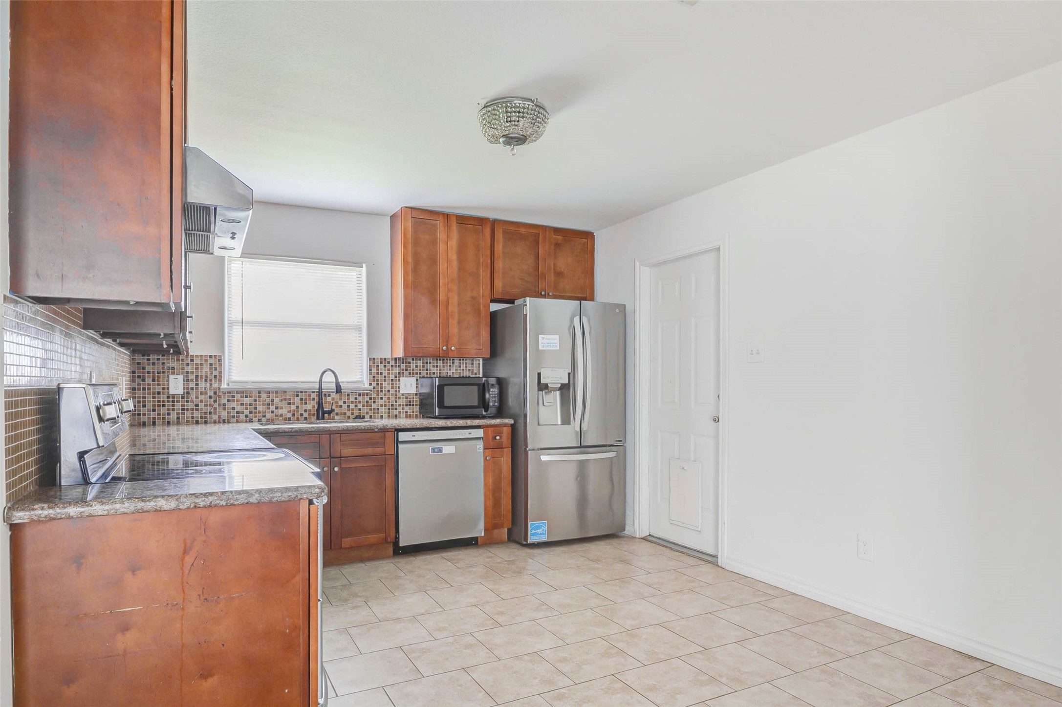 230 Bizerte Street Houston, TX 77022 - Photo 13 of 34
