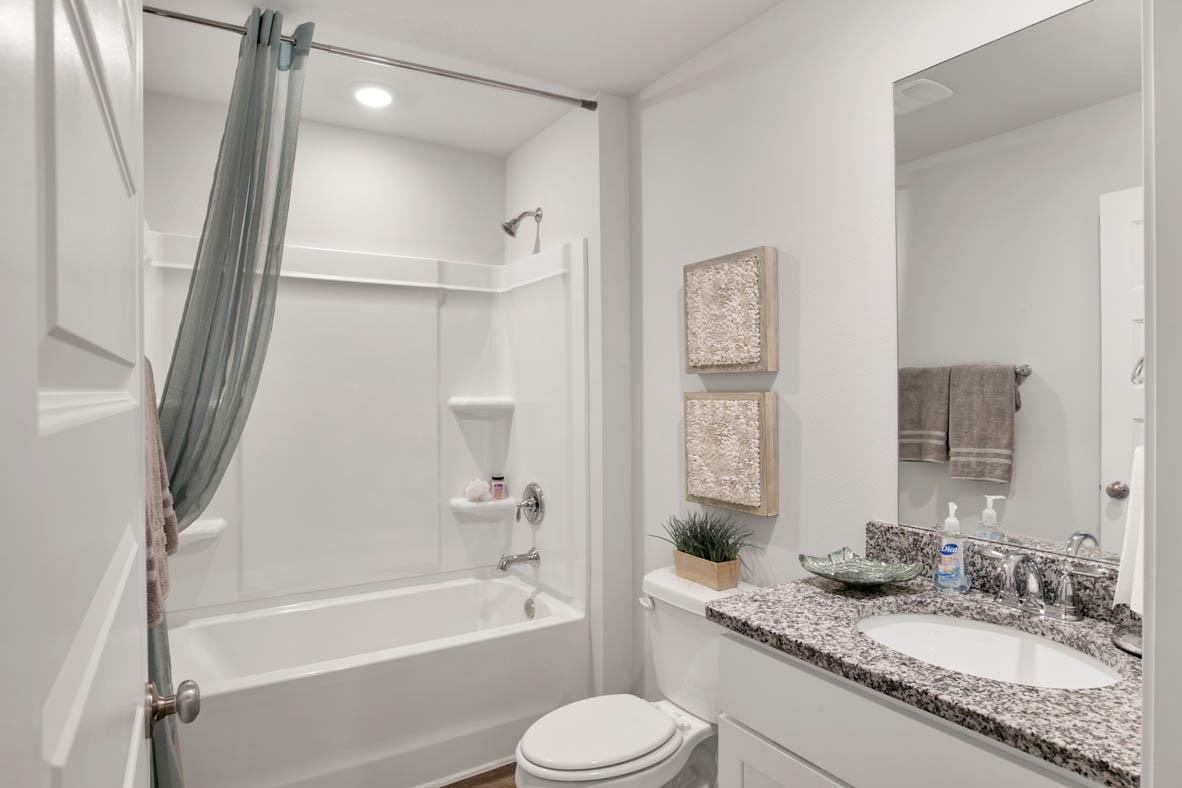 32026 Lyon Road Daphne, AL 36527 - Photo 36 of 37 Bathroom