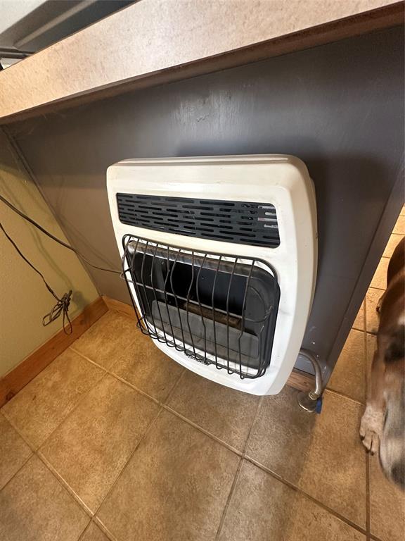 2620 North State Highway 37 Quitman, TX 75783 - Photo 15 of 27 a utility room with washer and dryer