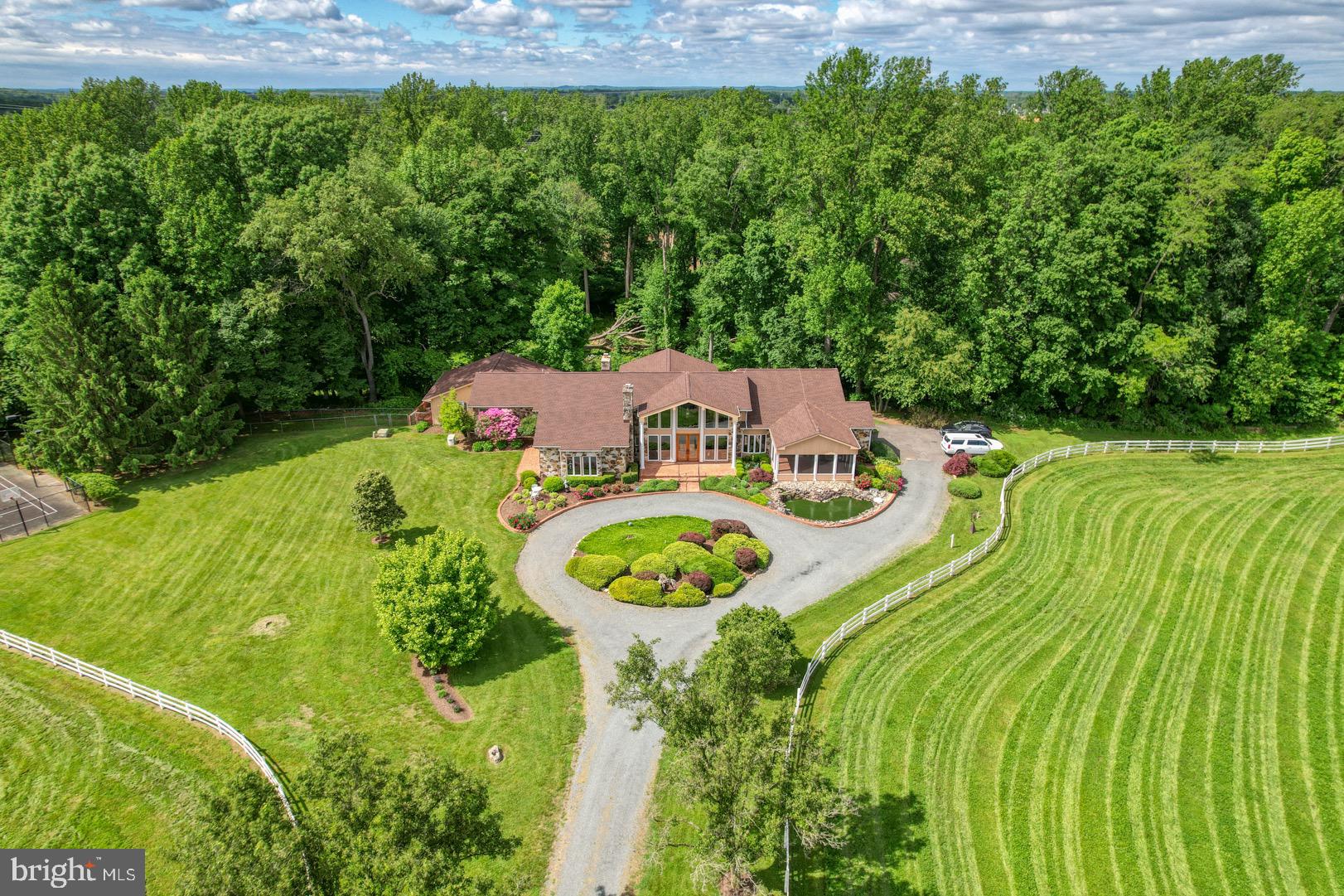 1343 Bohemia Mill Road Middletown, DE 19709 - Photo 2 of 20 a balcony with table and chairs