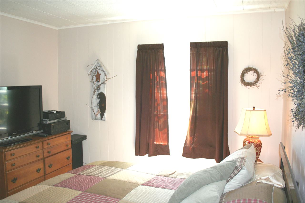 11620 East Tatch Road Suttons Bay, MI 49682 - Photo 21 of 87 1806457-20.JPG