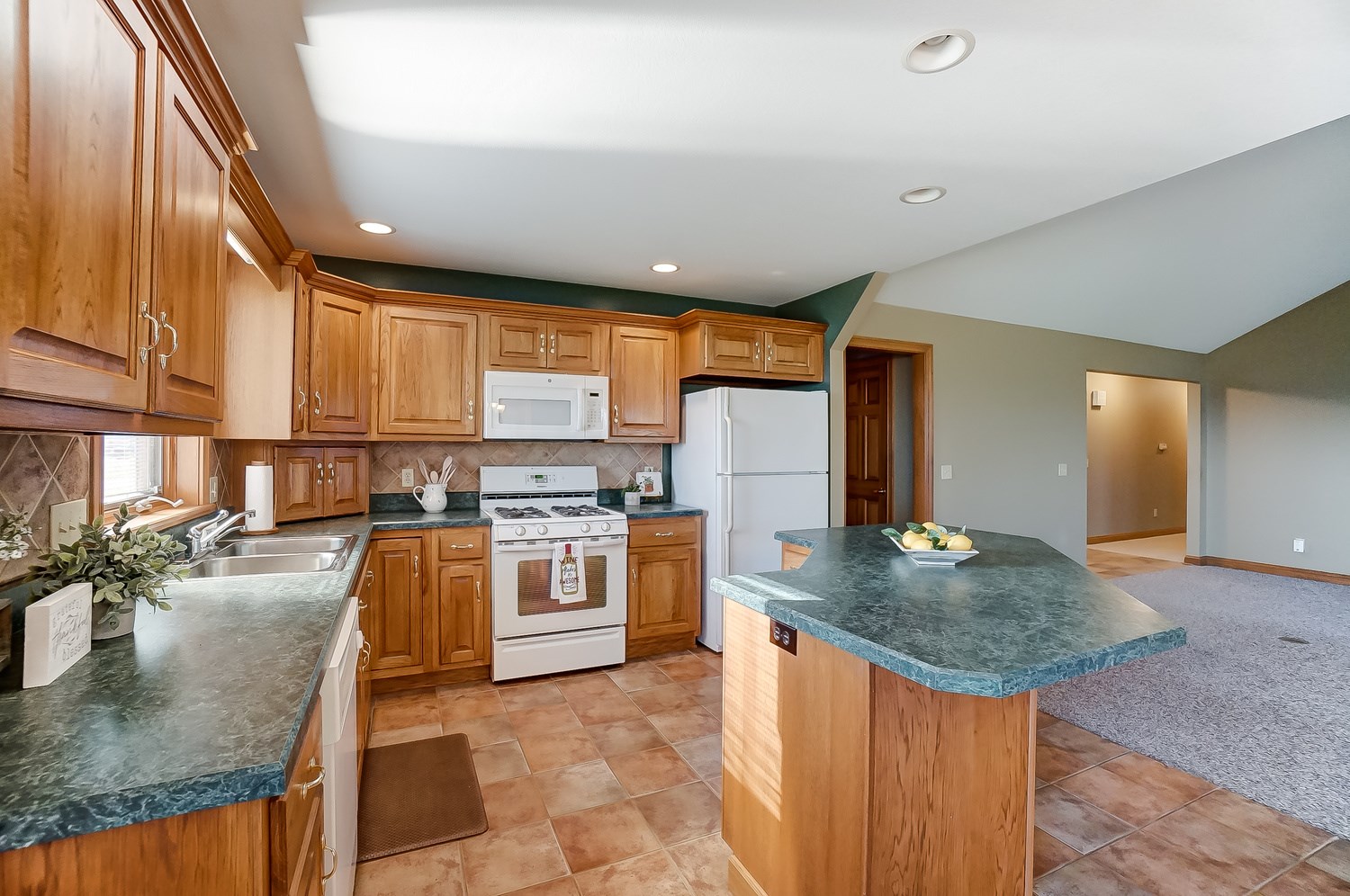 6267 Highway 6 Butler, IN 46721 - Photo 12 of 36