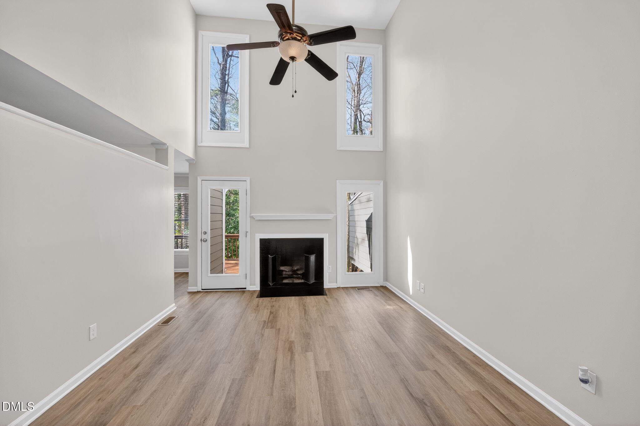 1430 Mahonia Court Raleigh, NC 27615 - Photo 3 of 13 07_1430_Mahonia_Ct_Raleigh_NC_27615-Livi