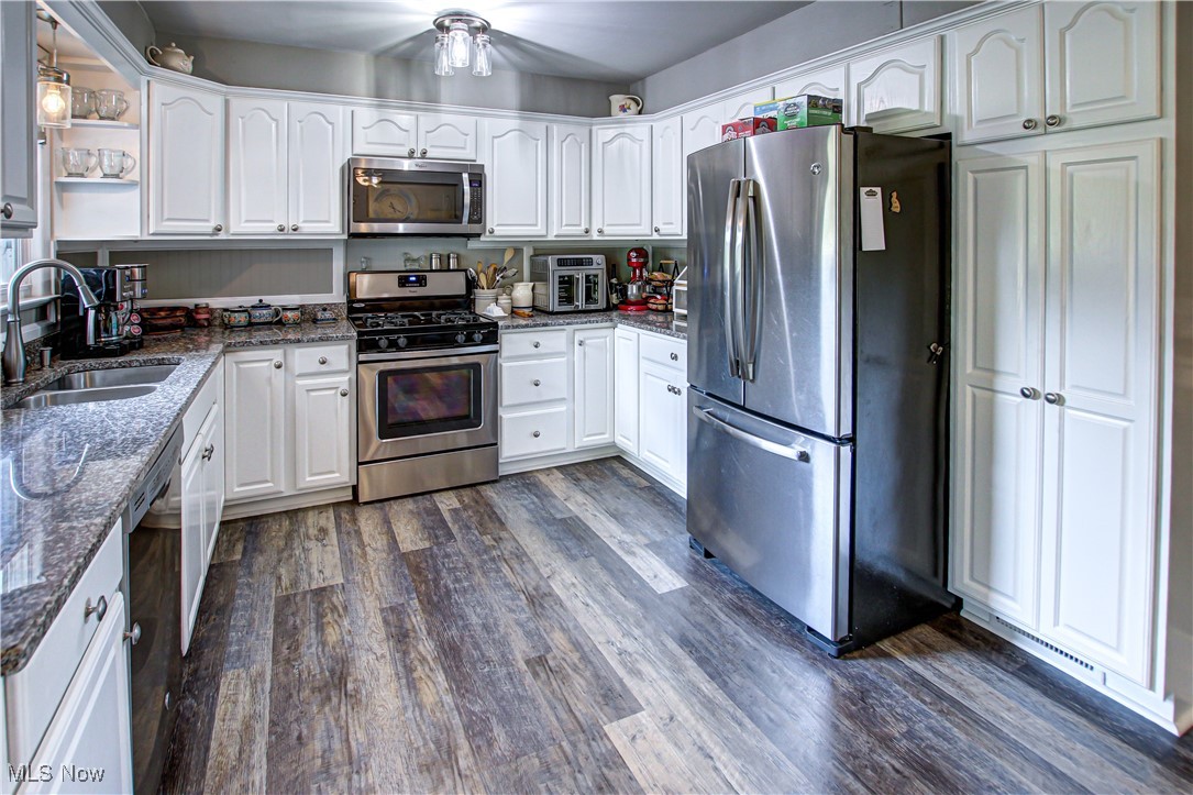4730 Poe Road Medina, OH 44256 - Photo 11 of 40 Gallery Image 11