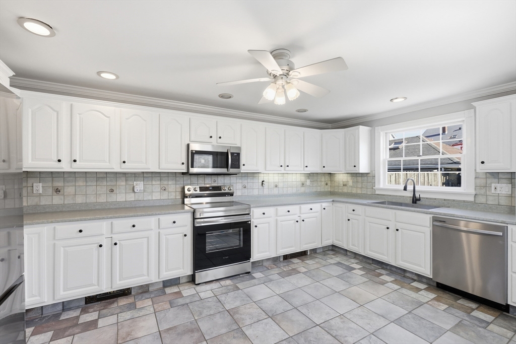 501 Pine Street Fall River, MA 02720 - Photo 6 of 42