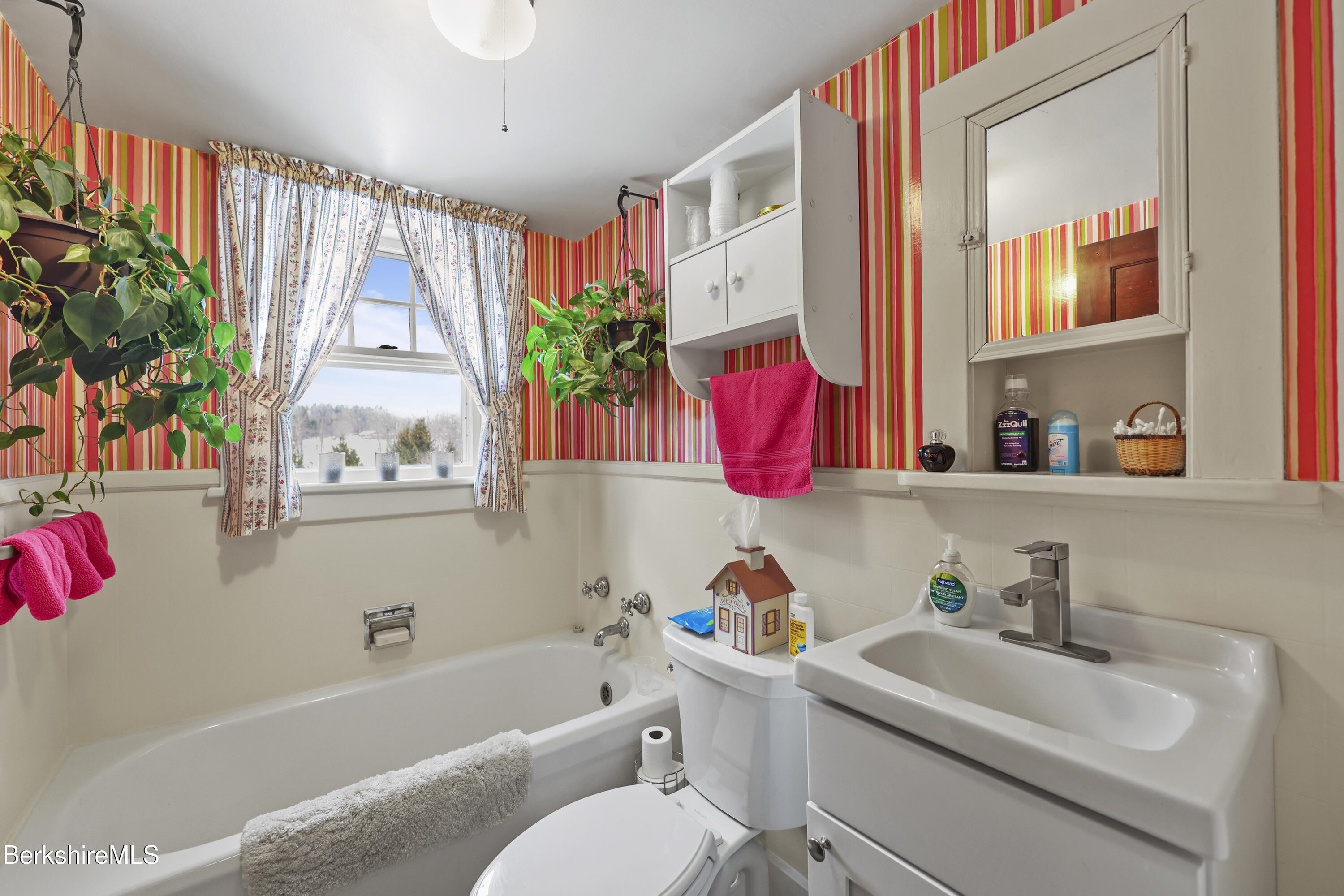 138 Hillsdale Road Egremont, MA 01230 - Photo 19 of 28 Full Bath