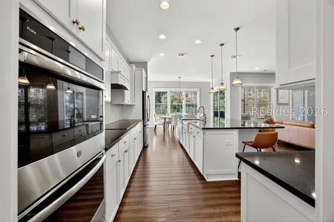 $899,000 | 9 Lilydipper Court, Bluffton, SC 29910