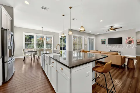 $949,000 | 9 Lilydipper Court, Bluffton, SC 29910