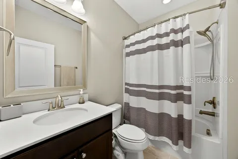 $949,000 | 9 Lilydipper Court, Bluffton, SC 29910