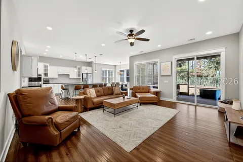 $899,000 | 9 Lilydipper Court, Bluffton, SC 29910